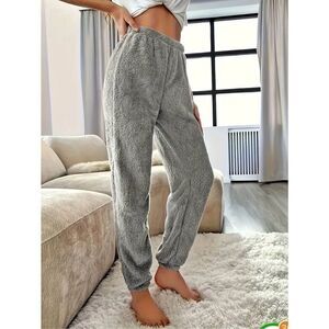 NWT Gorgeous L Cozy Flufy Grey Sherpa Cinched Leg Elastic Waist Soft Teddy Pants